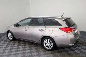 Toyota Auris, 1.6, 97 kW, petrol, automatic, front-wheel drive