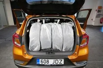 Renault Captur, 1.3, 103 kW, hybrid, automatic, front-wheel drive