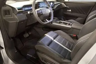 Opel Grandland, 1.2, 100 kW, гибрид, автомат, передний привод