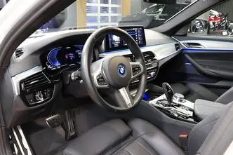 BMW 530, 2.0, 135 kW, подключаемый гибрид, автомат, задний привод