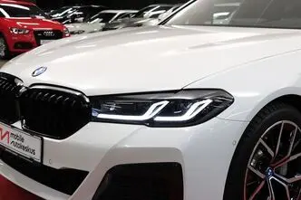 BMW 530, 2.0, 135 kW, подключаемый гибрид, автомат, задний привод
