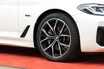 BMW 530, 2.0, 135 kW, подключаемый гибрид, автомат, задний привод