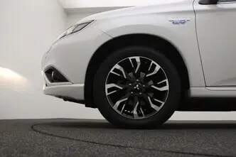 Mitsubishi Outlander, 2.0, 89 kW, pistikhübriid, automaat, nelikvedu
