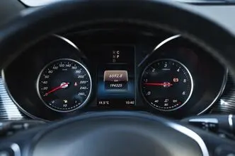 Mercedes-Benz V 220, 2.2, 120 kW, petrol, automatic