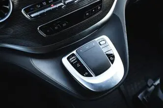 Mercedes-Benz V 220, 2.2, 120 kW, petrol, automatic