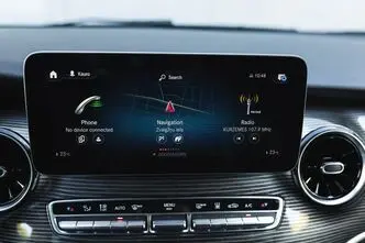 Mercedes-Benz V 220, 2.2, 120 kW, petrol, automatic
