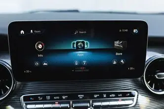 Mercedes-Benz V 220, 2.2, 120 kW, petrol, automatic