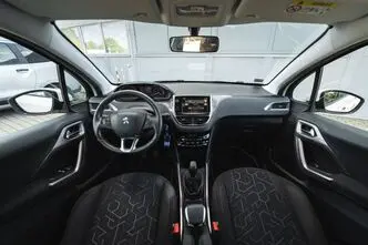 Peugeot 2008, 1.2, 59 kW, petrol, manual, front-wheel drive