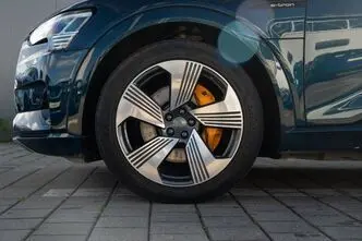 Audi e-tron, 300 kW, electric, automatic, four-wheel drive