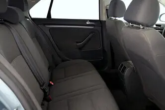 Volkswagen Jetta, 1.6, 75 kW, bensiin, manuaal, esivedu
