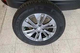 Peugeot 2008, electric, automatic, front-wheel drive
