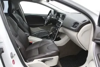 Volvo V40 Cross Country, 2.0, 110 kW, дизель, автомат, передний привод
