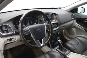 Volvo V40 Cross Country, 2.0, 110 kW, дизель, автомат, передний привод