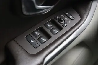 Volvo V40 Cross Country, 2.0, 110 kW, дизель, автомат, передний привод