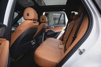 BMW X5, 3.0, 210 kW, hybrid, automatic, four-wheel drive