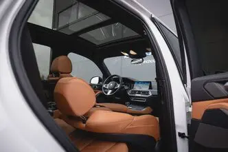 BMW X5, 3.0, 210 kW, hybrid, automatic, four-wheel drive