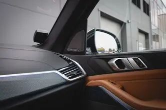 BMW X5, 3.0, 210 kW, hybrid, automatic, four-wheel drive