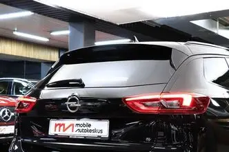 Opel Insignia, 2.0, 128 kW, diesel, automatic, four-wheel drive