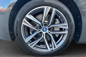 BMW i4, 250 kW, elekter, automaat, tagavedu