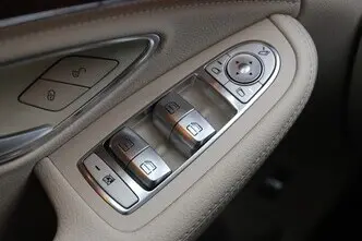 Mercedes-Benz C 200, 2.0, 135 kW, bensiin, automaat, tagavedu