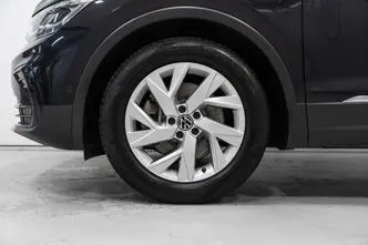 Volkswagen Tiguan, 1.4, 160 kW, подключаемый гибрид, автомат, передний привод