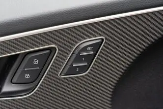 Audi SQ8, 4.0, 373 kW, petrol, automatic, four-wheel drive