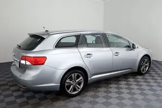 Toyota Avensis, 2.2, 110 kW, diesel, manual, front-wheel drive