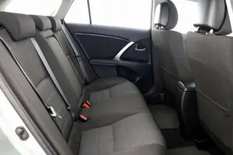 Toyota Avensis, 2.2, 110 kW, diesel, manual, front-wheel drive