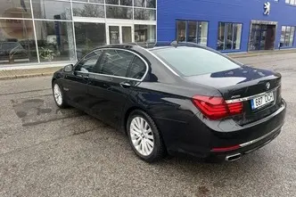 BMW 750, 4.4, 330 kW, bensiin, automaat, nelikvedu