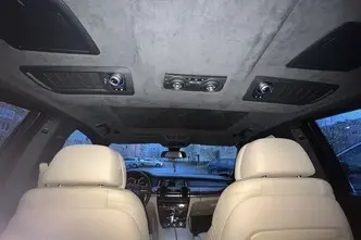 BMW 750, 4.4, 330 kW, bensiin, automaat, nelikvedu