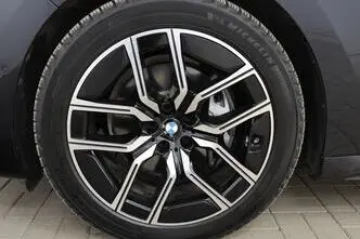 BMW 740, 3.0, 210 kW, hübriid, automaat, nelikvedu