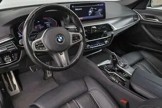 BMW 530, 3.0, 210 kW, гибрид, автомат, полный привод