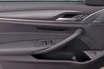 BMW 530, 3.0, 210 kW, гибрид, автомат, полный привод