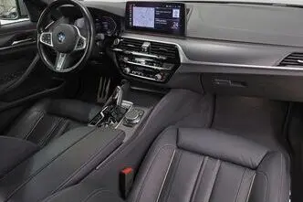 BMW 530, 3.0, 210 kW, гибрид, автомат, полный привод