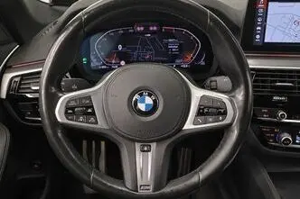 BMW 530, 3.0, 210 kW, гибрид, автомат, полный привод