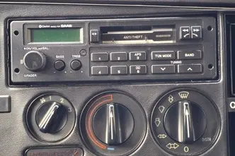 Saab 900, 2.0, 93 kW, petrol, manual, front-wheel drive