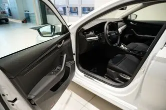 Škoda Octavia, 1.5, 110 kW, hybrid, automatic, front-wheel drive