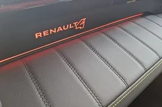 Renault 4, 110 kW, elekter, automaat, esivedu