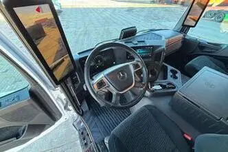 Mercedes-Benz Actros, 220 kW, дизель, автомат