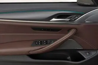 BMW 530, 3.0, 210 kW, hybrid, automatic, four-wheel drive