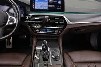 BMW 530, 3.0, 210 kW, hybrid, automatic, four-wheel drive