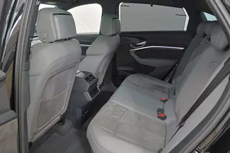 Audi e-tron, 158 kW, electric, automatic, four-wheel drive