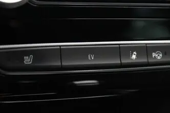 Renault Megane, 1.6, 67 kW, plug-in hybrid, automatic, front-wheel drive