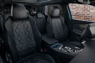 Peugeot 5008, 1.2, 100 kW, гибрид, автомат, передний привод