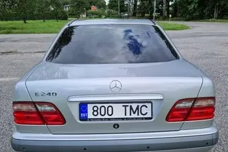 Mercedes-Benz E 240, 2.6, 125 kW, bensiin, manuaal, tagavedu