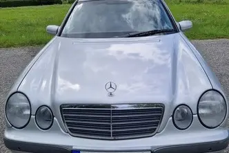 Mercedes-Benz E 240, 2.6, 125 kW, bensiin, manuaal, tagavedu