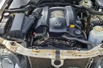 Mercedes-Benz E 240, 2.6, 125 kW, bensiin, manuaal, tagavedu