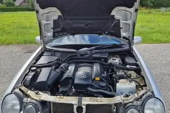 Mercedes-Benz E 240, 2.6, 125 kW, bensiin, manuaal, tagavedu