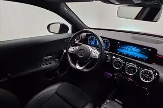 Mercedes-Benz A 180, 1.3, 100 kW, petrol, automatic, front-wheel drive