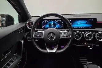 Mercedes-Benz A 180, 1.3, 100 kW, petrol, automatic, front-wheel drive
